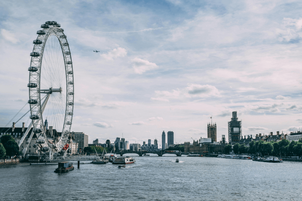 Thrillist - Hurry, Round-Trip Flights to London Just Dropped to Around $350 | Dollar Flight Club