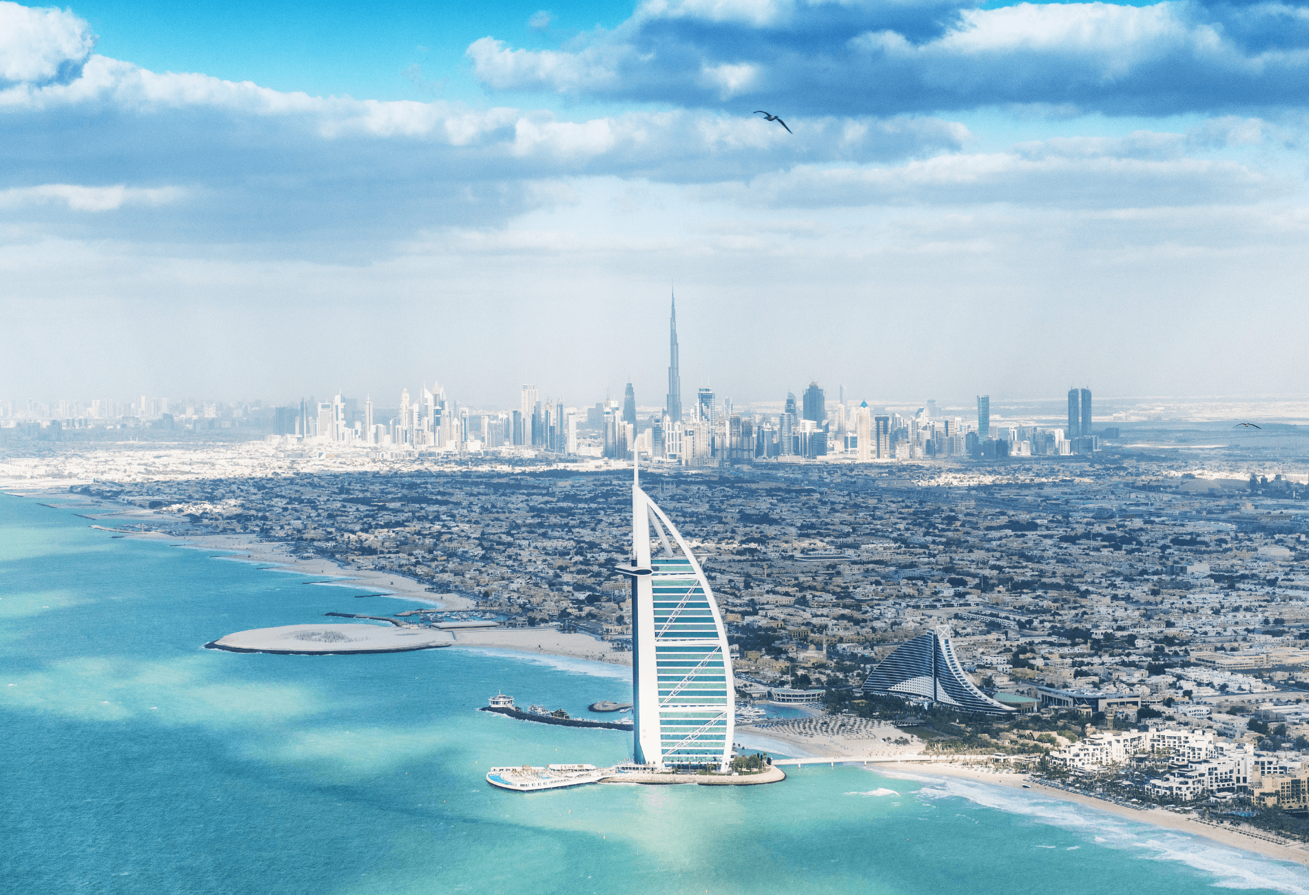 The Best Time to Visit Dubai, and How to Fly There for Cheap