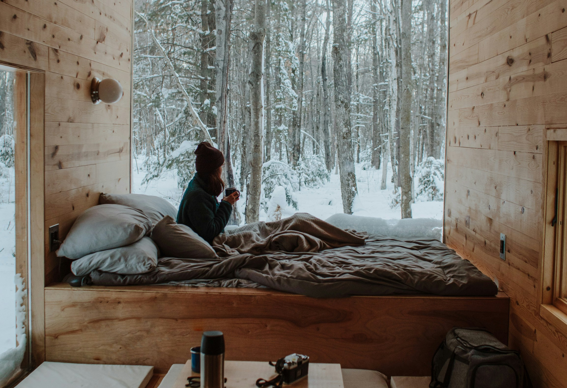 GOBankingRates - Ways to Get the Best Deals on Winter Travel in 2025